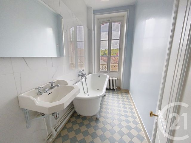 Maison &agrave; louer - 8 pi&egrave;ces - 163,16 m2 - Senlis - 60 - PICARDIE