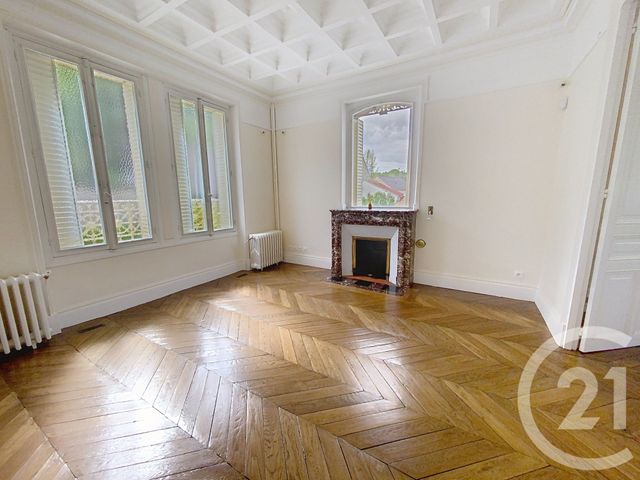 Maison &agrave; louer - 8 pi&egrave;ces - 163,16 m2 - Senlis - 60 - PICARDIE