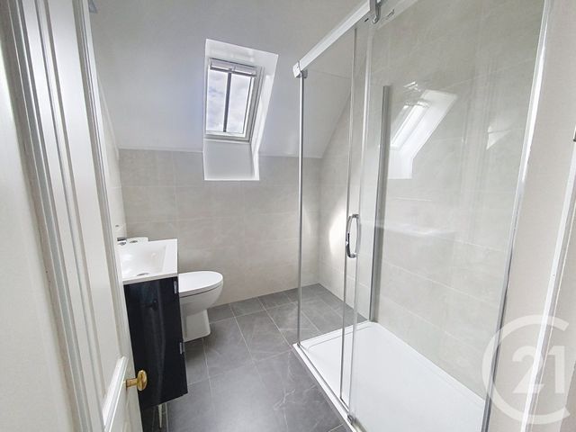 Maison &agrave; louer - 8 pi&egrave;ces - 163,16 m2 - Senlis - 60 - PICARDIE