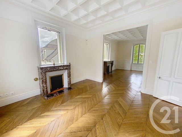 Maison &agrave; louer - 8 pi&egrave;ces - 163,16 m2 - Senlis - 60 - PICARDIE