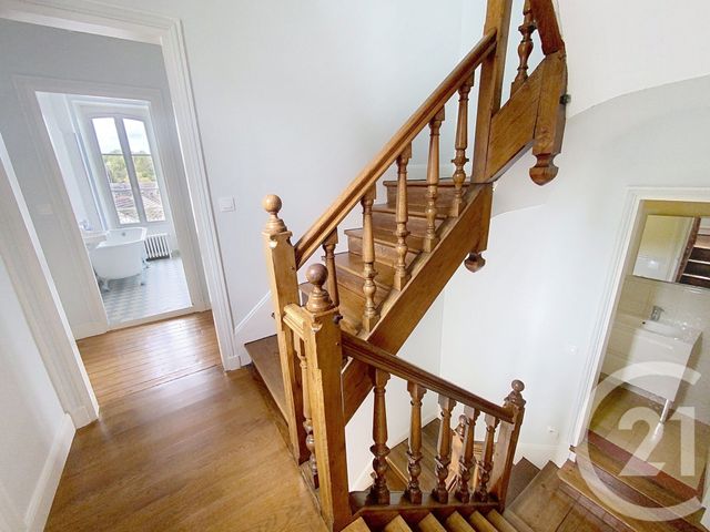 Maison &agrave; louer - 8 pi&egrave;ces - 163,16 m2 - Senlis - 60 - PICARDIE