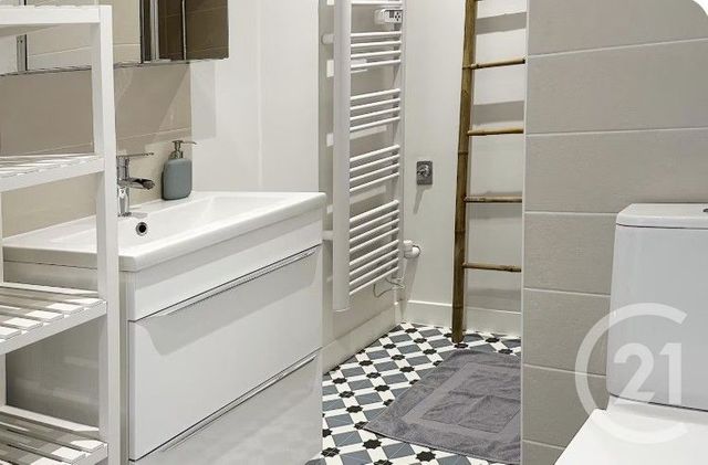 Maison &agrave; louer - 4 pi&egrave;ces - 110 m2 - Senlis - 60 - PICARDIE
