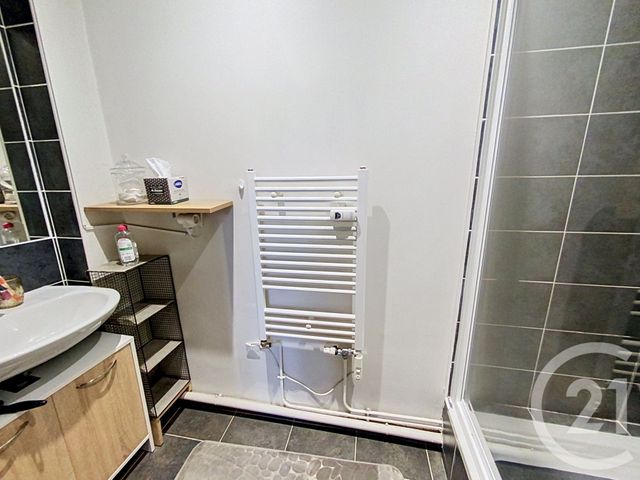 Appartement F3 &agrave; louer - 3 pi&egrave;ces - 84,12 m2 - Senlis - 60 - PICARDIE