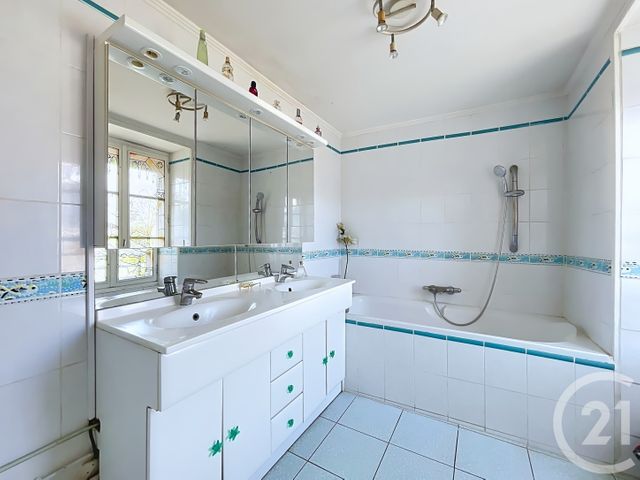 Maison &agrave; vendre - 4 pi&egrave;ces - 250 m2 - La Chapelle En Serval - 60 - PICARDIE