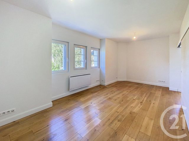 Appartement F4 &agrave; louer - 4 pi&egrave;ces - 130,86 m2 - Senlis - 60 - PICARDIE