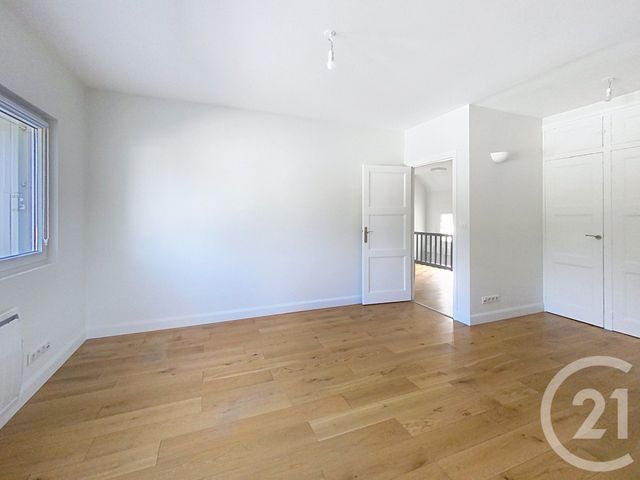Appartement F4 &agrave; louer - 4 pi&egrave;ces - 130,86 m2 - Senlis - 60 - PICARDIE