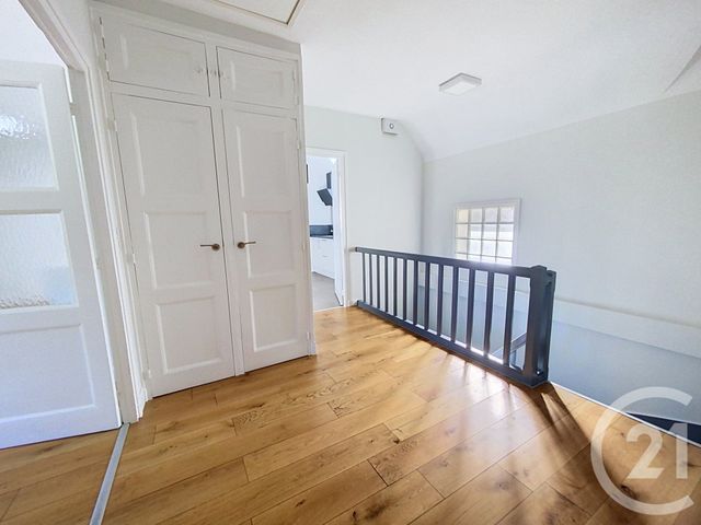 Appartement F4 &agrave; louer - 4 pi&egrave;ces - 130,86 m2 - Senlis - 60 - PICARDIE