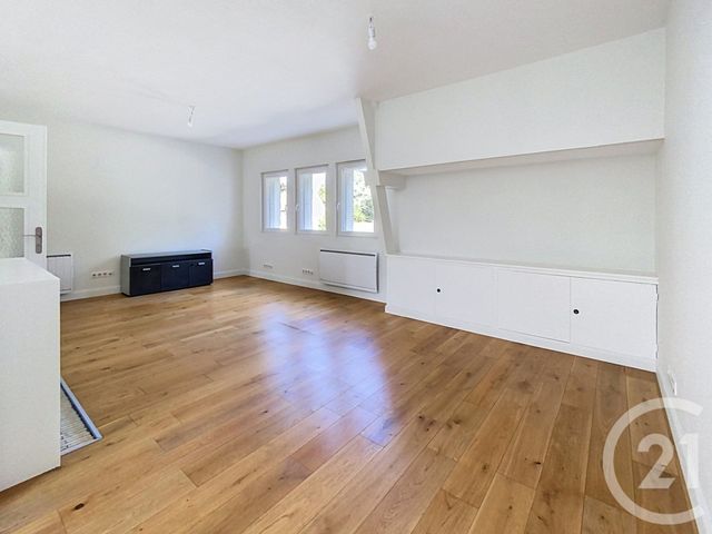 Appartement F4 &agrave; louer - 4 pi&egrave;ces - 130,86 m2 - Senlis - 60 - PICARDIE