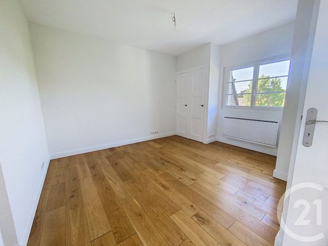 Appartement F4 &agrave; louer - 4 pi&egrave;ces - 130,86 m2 - Senlis - 60 - PICARDIE