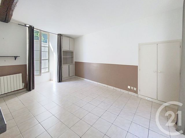 Appartement Studio &agrave; louer - 1 pi&egrave;ce - 29 m2 - Senlis - 60 - PICARDIE