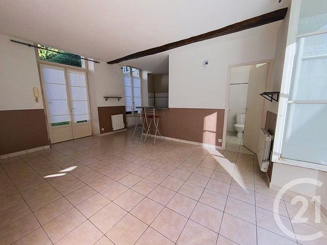 Appartement Studio &agrave; louer - 1 pi&egrave;ce - 29 m2 - Senlis - 60 - PICARDIE