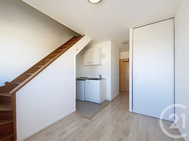 Appartement Duplex &agrave; louer - 2 pi&egrave;ces - 20,70 m2 - Senlis - 60 - PICARDIE