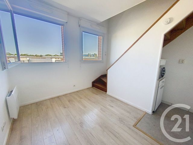 Appartement Duplex &agrave; louer - 2 pi&egrave;ces - 20,70 m2 - Senlis - 60 - PICARDIE