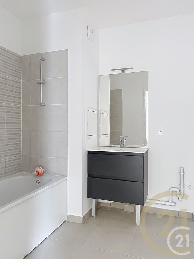 Appartement F4 à vendre - 4 pièces - 80,85 m2 - Senlis - 60 - PICARDIE