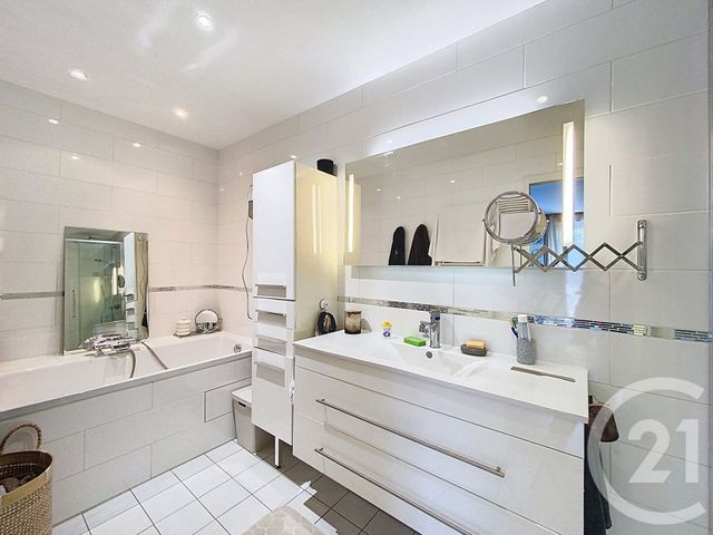 Appartement F5 à vendre - 5 pièces - 121,56 m2 - Senlis - 60 - PICARDIE