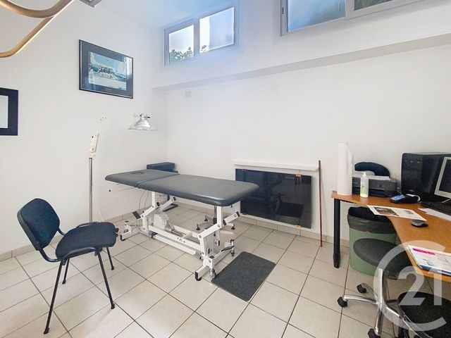 Appartement Local à vendre - 2 pièces - 43 m2 - Senlis - 60 - PICARDIE