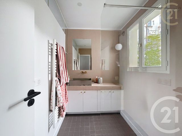 Appartement F4 &agrave; vendre - 3 pi&egrave;ces - 63 m2 - Paris - 75018 - ILE-DE-FRANCE