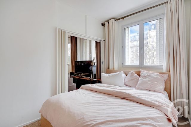 Appartement F2 à vendre - 3 pièces - 52,78 m2 - Paris - 75018 - ILE-DE-FRANCE