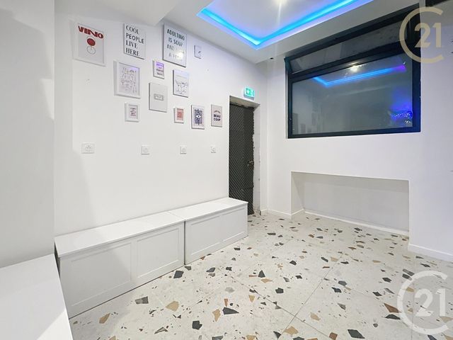 Appartement à louer - 2 pièces - 50 m2 - Paris - 75009 - ILE-DE-FRANCE