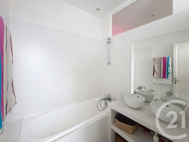 Appartement Loft &agrave; vendre - 6 pi&egrave;ces - 155 m2 - Paris - 75018 - ILE-DE-FRANCE