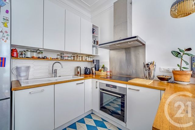 Appartement &agrave; vendre - 4 pi&egrave;ces - 77 m2 - Paris - 75018 - ILE-DE-FRANCE