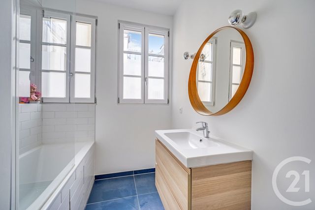 Appartement &agrave; vendre - 4 pi&egrave;ces - 77 m2 - Paris - 75018 - ILE-DE-FRANCE