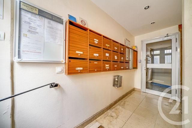 Appartement F2 &agrave; vendre - 2 pi&egrave;ces - 26 m2 - Paris - 75018 - ILE-DE-FRANCE