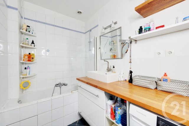 Appartement F4 &agrave; vendre - 4 pi&egrave;ces - 102 m2 - Paris - 75018 - ILE-DE-FRANCE