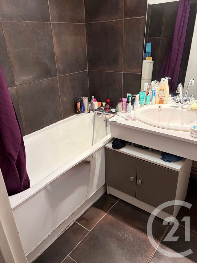 Appartement T1 à vendre - 1 pièce - 28 m2 - Marseille - 13009 - PROVENCE-ALPES-COTE-D-AZUR