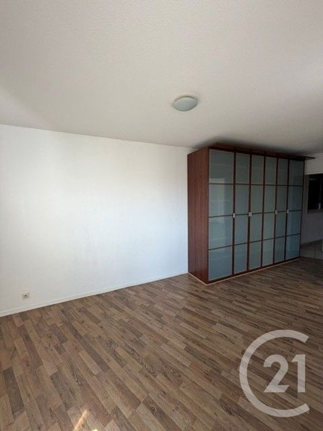 Appartement T4 &agrave; louer - 4 pi&egrave;ces - 106,81 m2 - Marseille - 13009 - PROVENCE-ALPES-COTE-D-AZUR