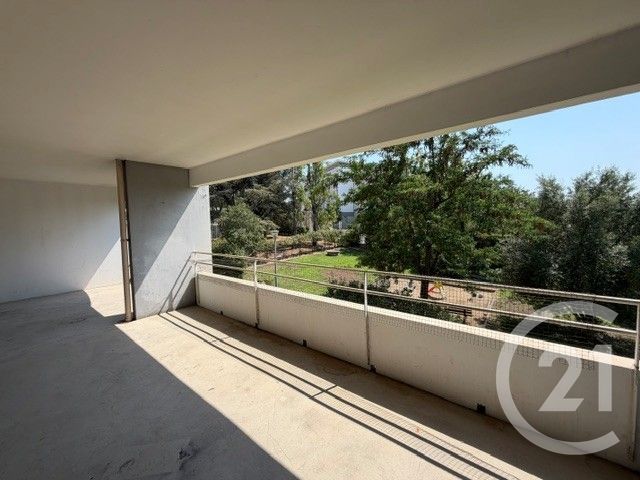 Appartement T4 &agrave; louer - 4 pi&egrave;ces - 97,61 m2 - Marseille - 13009 - PROVENCE-ALPES-COTE-D-AZUR
