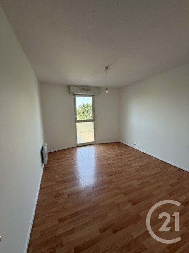 Appartement T4 &agrave; louer - 4 pi&egrave;ces - 97,61 m2 - Marseille - 13009 - PROVENCE-ALPES-COTE-D-AZUR