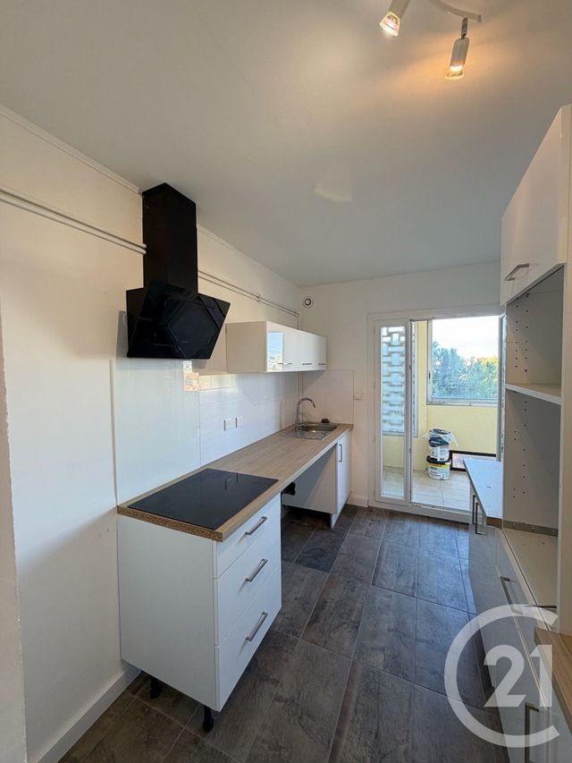 Appartement T4 &agrave; louer - 4 pi&egrave;ces - 90,87 m2 - Marseille - 13009 - PROVENCE-ALPES-COTE-D-AZUR