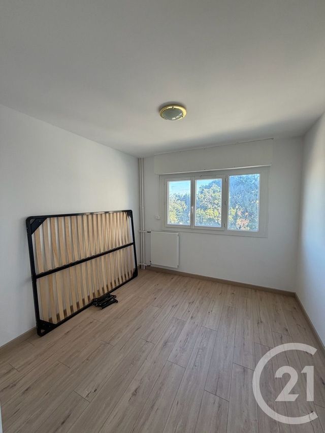 Appartement T4 &agrave; louer - 4 pi&egrave;ces - 90,87 m2 - Marseille - 13009 - PROVENCE-ALPES-COTE-D-AZUR