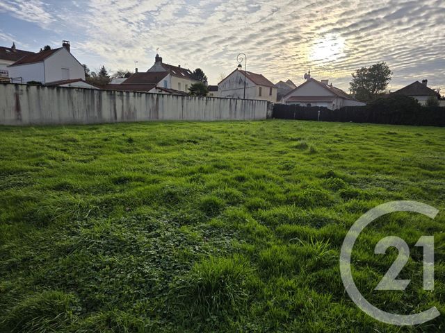 terrain - ST PATHUS - 77