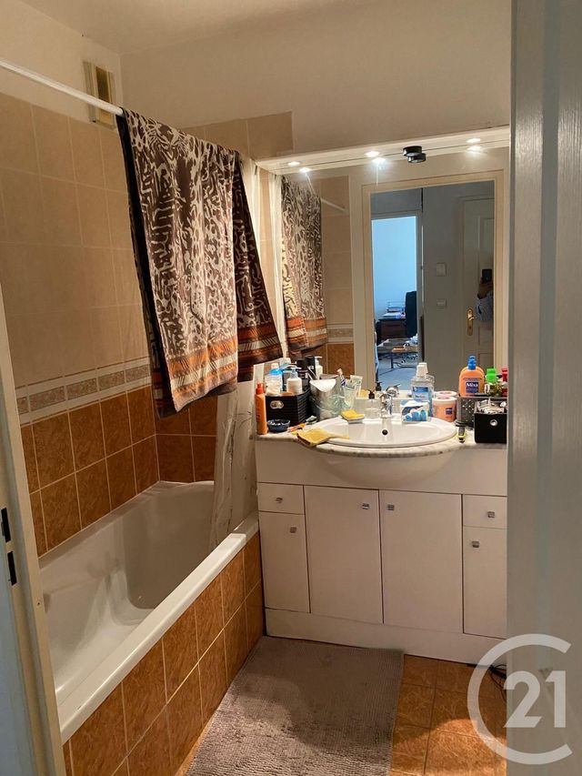 Appartement F2 à vendre - 2 pièces - 44,60 m2 - Brignoles - 83 - PROVENCE-ALPES-COTE-D-AZUR