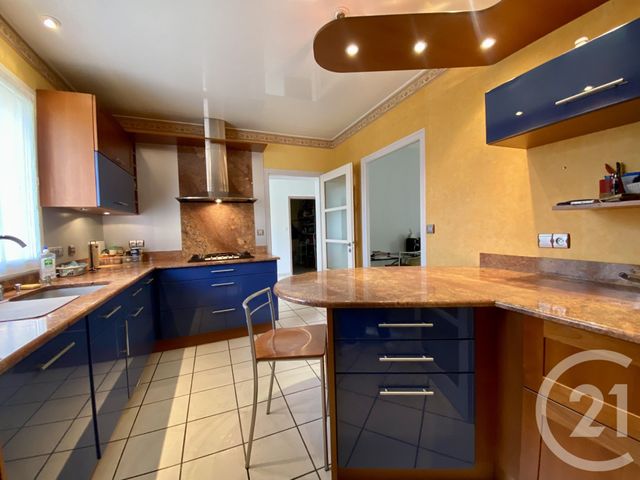 Maison à vendre - 7 pièces - 190 m2 - St Junien - 87 - LIMOUSIN