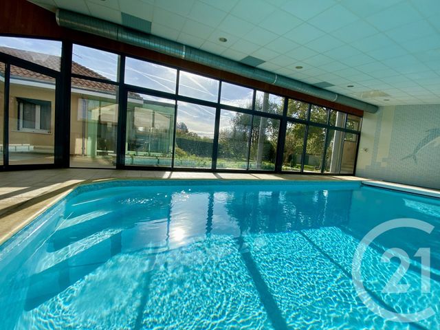 Maison à vendre - 7 pièces - 190 m2 - St Junien - 87 - LIMOUSIN