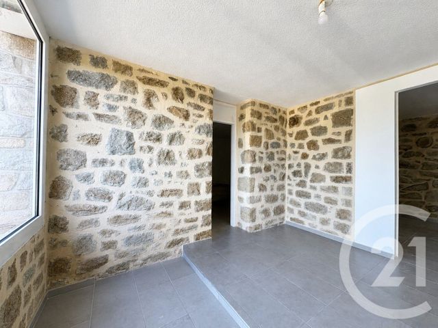 Maison &agrave; louer - 10 pi&egrave;ces - 287 m2 - Panazol - 87 - LIMOUSIN