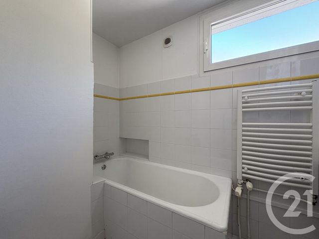 Maison &agrave; louer - 10 pi&egrave;ces - 287 m2 - Panazol - 87 - LIMOUSIN
