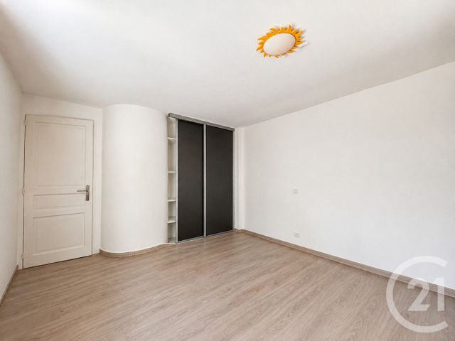 Maison &agrave; louer - 10 pi&egrave;ces - 287 m2 - Panazol - 87 - LIMOUSIN