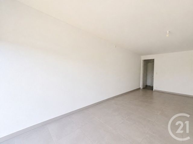 Maison &agrave; louer - 10 pi&egrave;ces - 287 m2 - Panazol - 87 - LIMOUSIN
