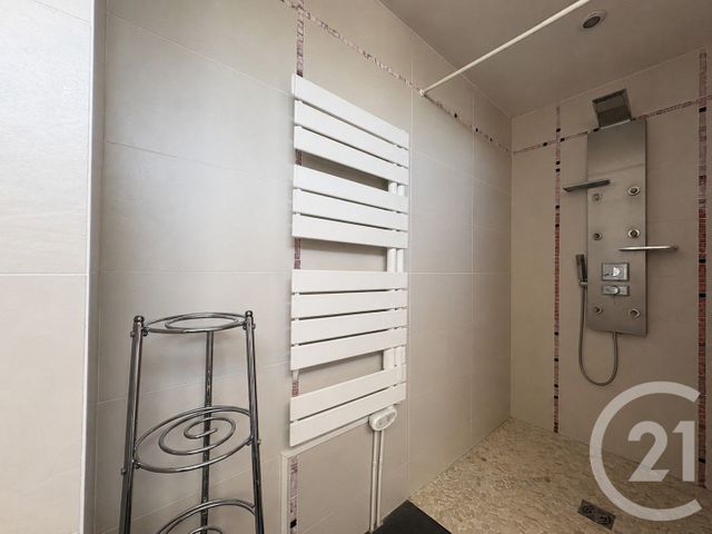 Maison &agrave; louer - 10 pi&egrave;ces - 287 m2 - Panazol - 87 - LIMOUSIN