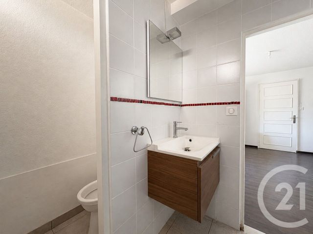Maison &agrave; louer - 10 pi&egrave;ces - 287 m2 - Panazol - 87 - LIMOUSIN