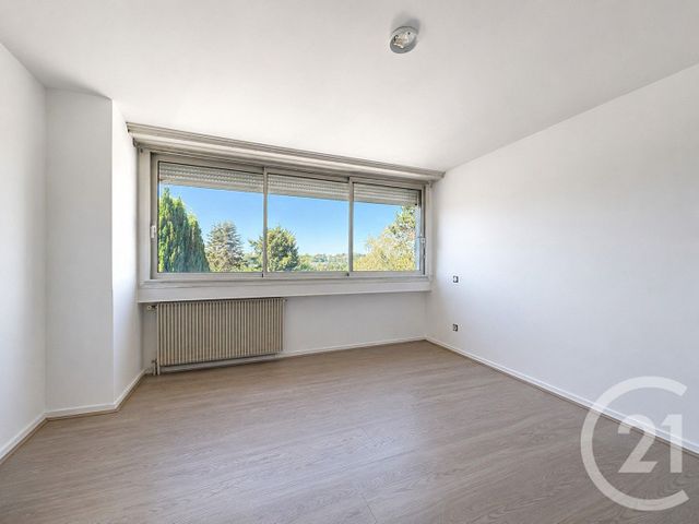 Maison &agrave; louer - 10 pi&egrave;ces - 287 m2 - Panazol - 87 - LIMOUSIN