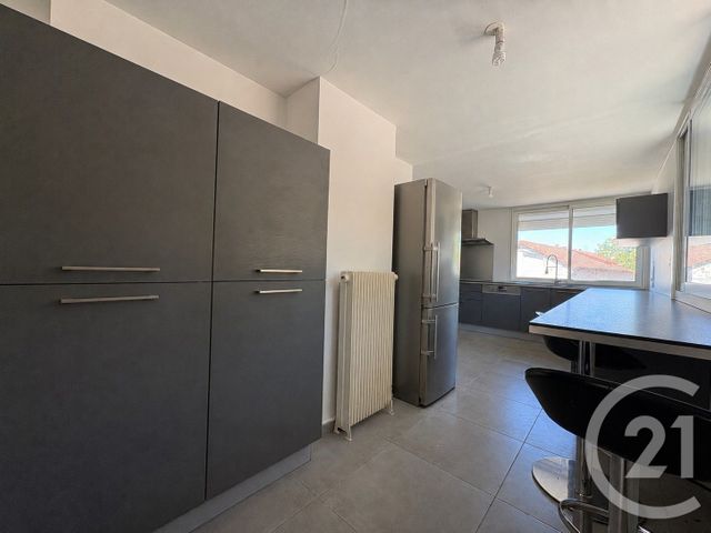Maison &agrave; louer - 10 pi&egrave;ces - 287 m2 - Panazol - 87 - LIMOUSIN