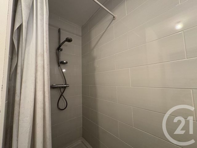 Maison &agrave; louer - 10 pi&egrave;ces - 287 m2 - Panazol - 87 - LIMOUSIN
