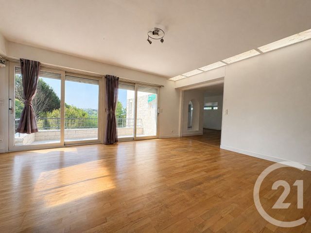 Maison &agrave; louer - 10 pi&egrave;ces - 287 m2 - Panazol - 87 - LIMOUSIN