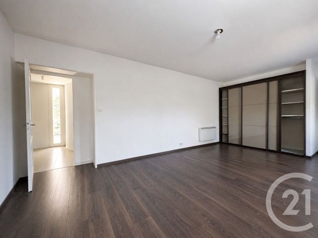 Maison &agrave; louer - 10 pi&egrave;ces - 287 m2 - Panazol - 87 - LIMOUSIN