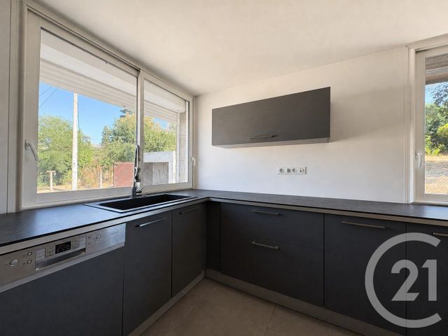 Maison &agrave; louer - 10 pi&egrave;ces - 287 m2 - Panazol - 87 - LIMOUSIN